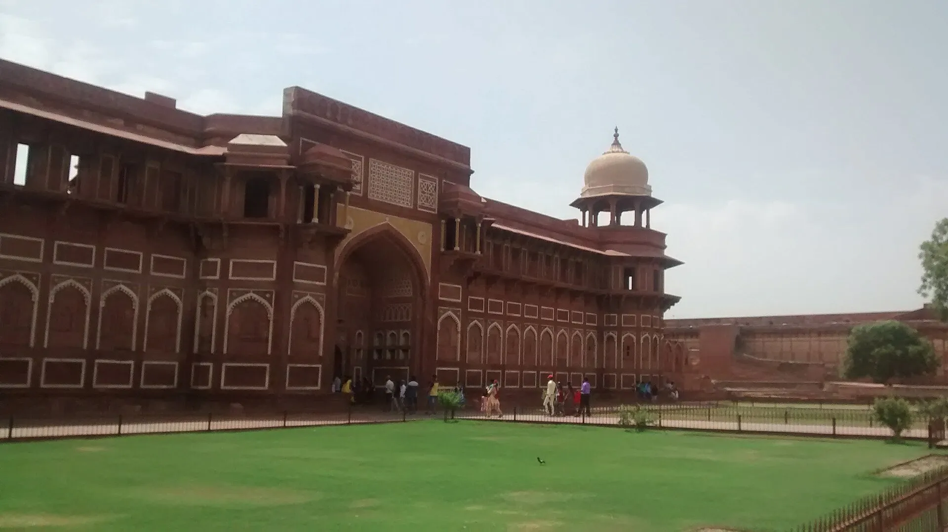 Agra sightseeing — Taj Mahal, Agra Fort, Fatehpur Sikri