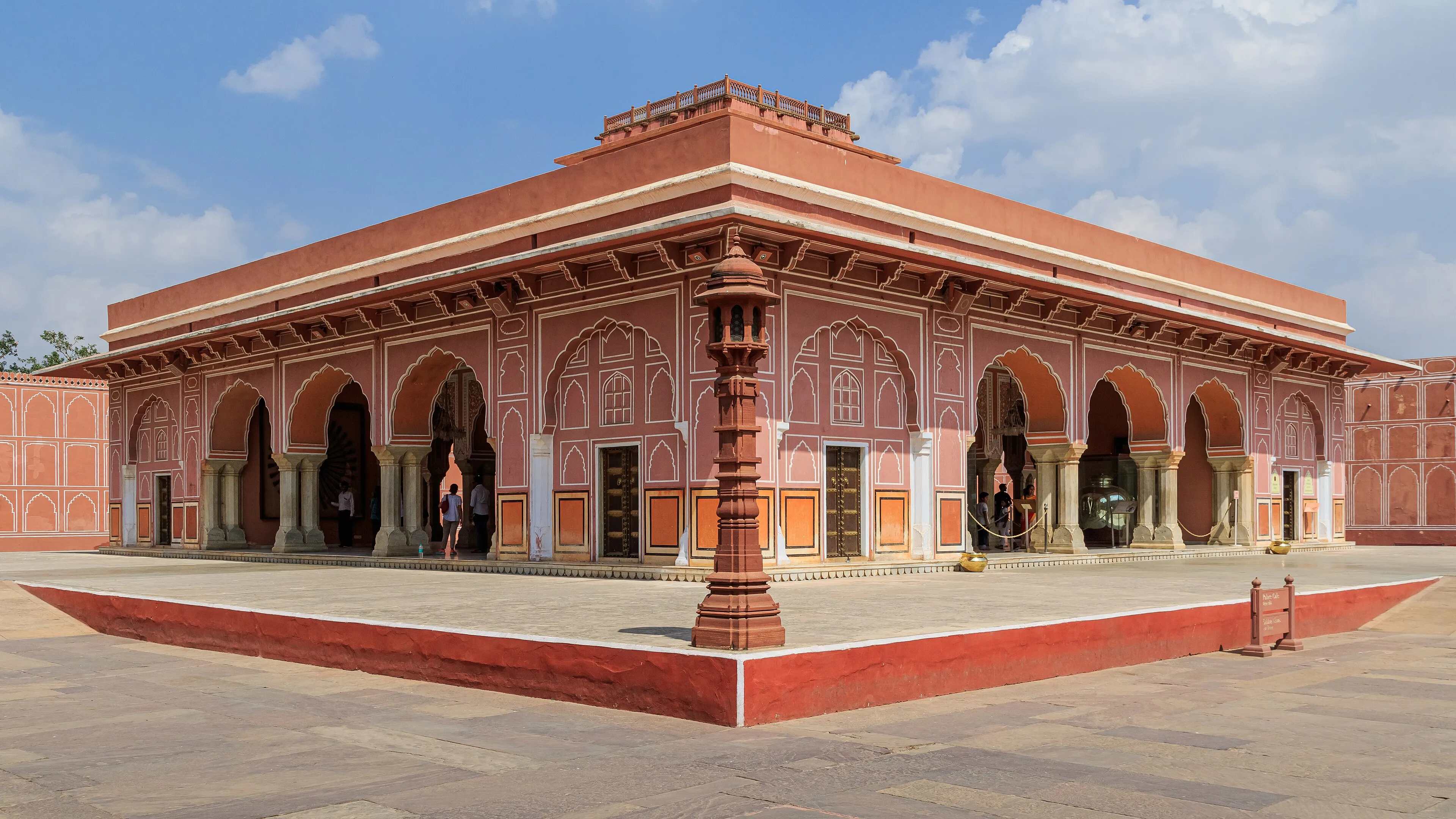 City Palace of Jaipur, Rajasthan — Apple Ramble Tour & Travels
